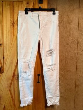 American Eagle Outfitters White High-Rise Distressed Women’s Jeans